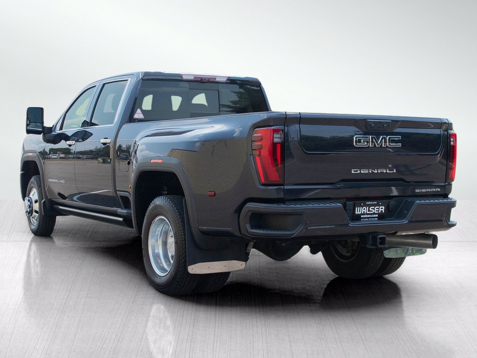 Used 2024 GMC Sierra 3500 Denali Ultimate AWD/4WD image 3
