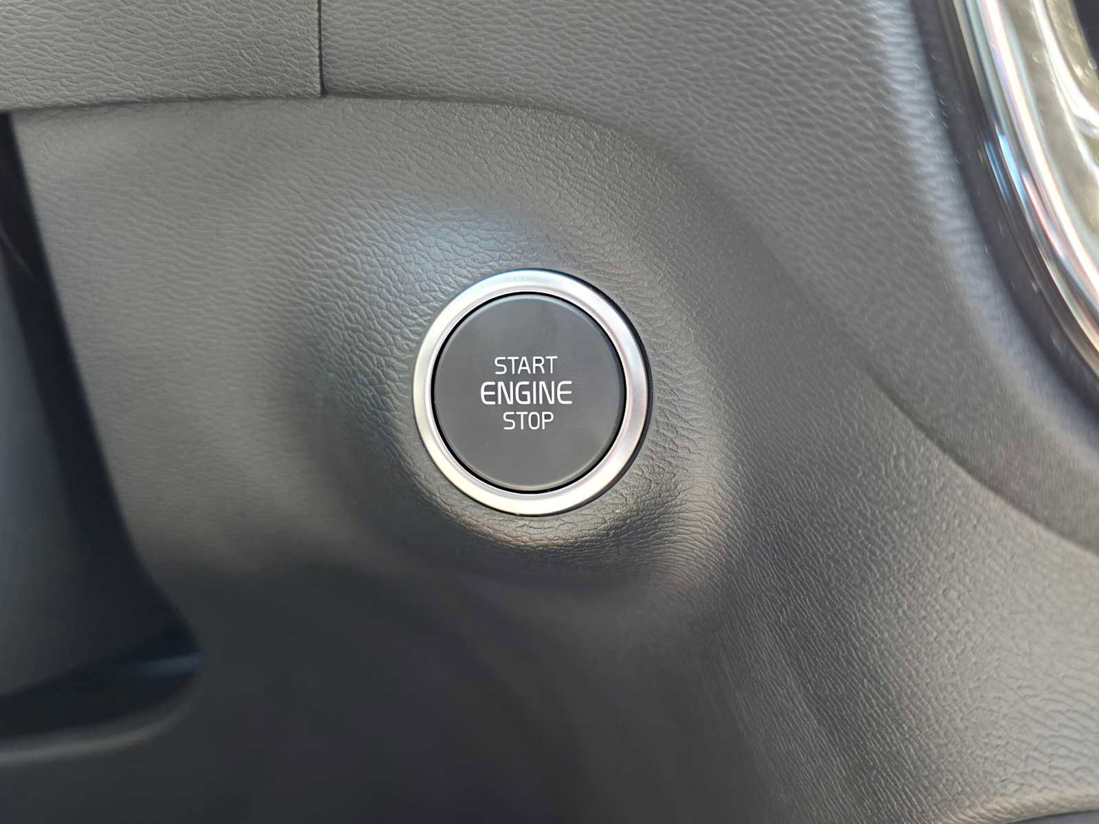 New 2026 Volvo XC40 B5 Plus w/ Protection Package Premier image 30