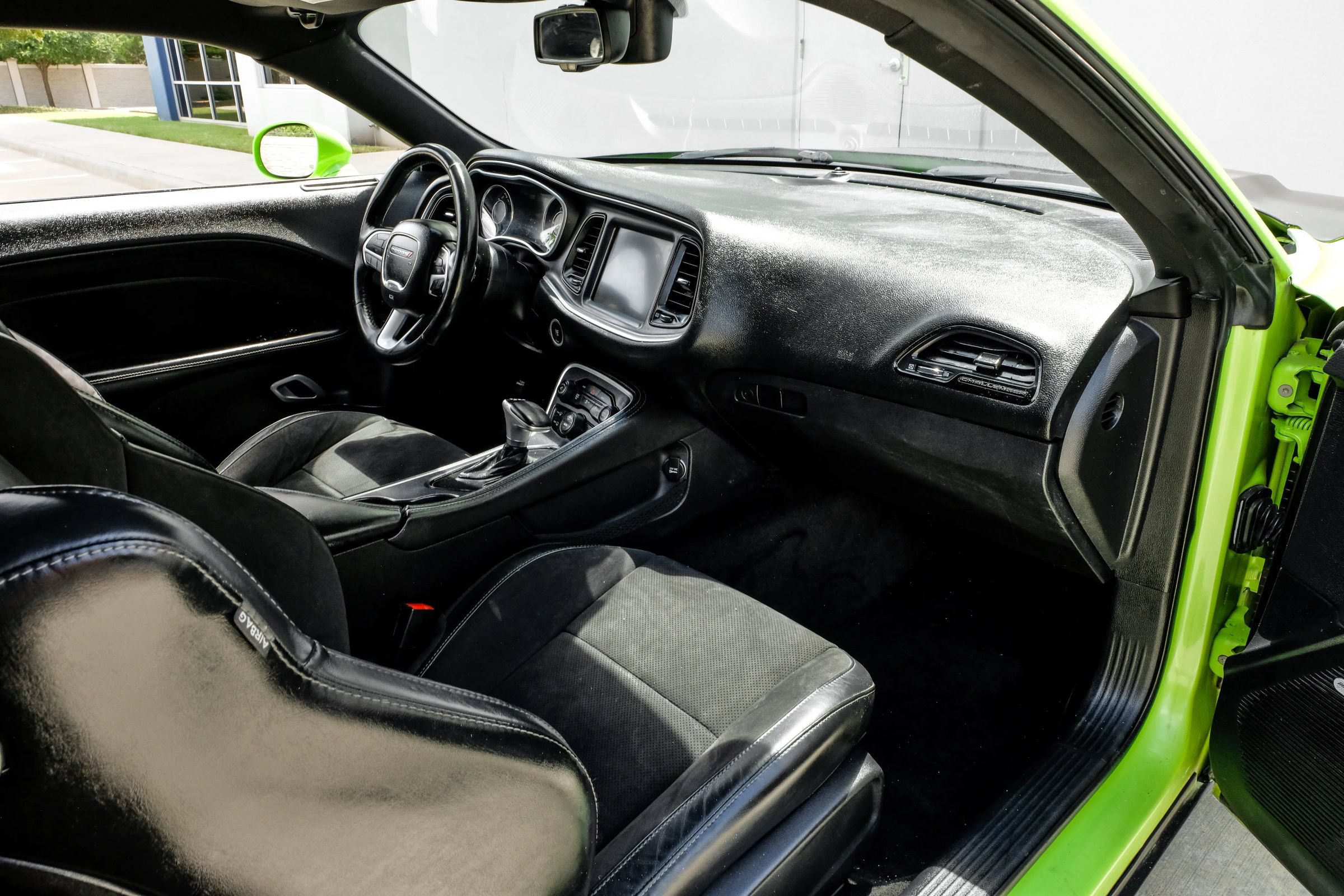 Used 2015 Dodge Challenger R/T Scat Pack w/ Scat Pack Appearance Package RWD image 10