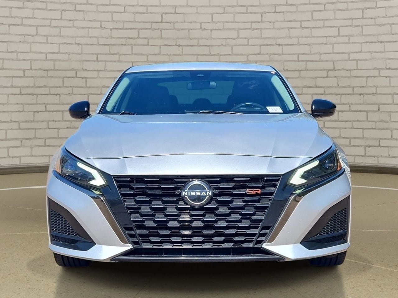 Certified 2023 Nissan Altima 2.5 SR FWD image 2