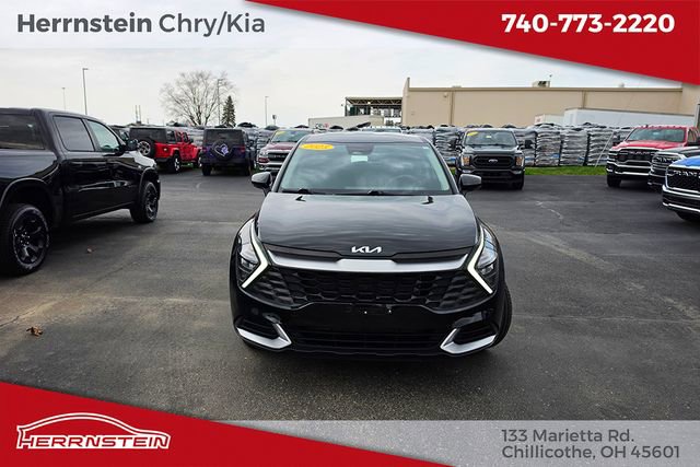 Used 2023 Kia Sportage LX image 2