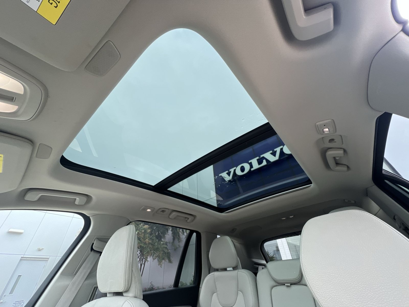 Used 2025 Volvo XC90 B6 Plus w/ Protection Package Premier AWD/4WD image 24