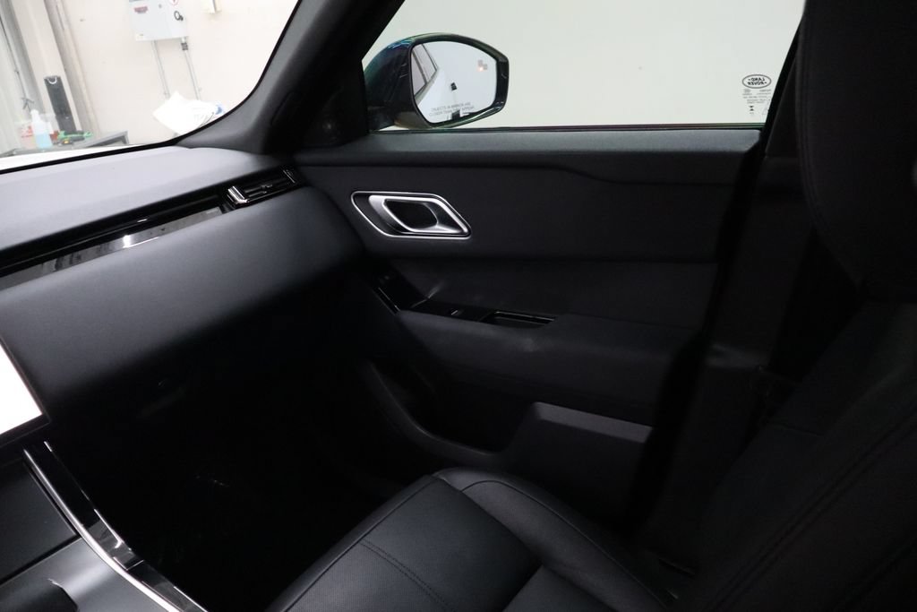 Used 2025 Land Rover Range Rover Velar Dynamic SE AWD/4WD image 23