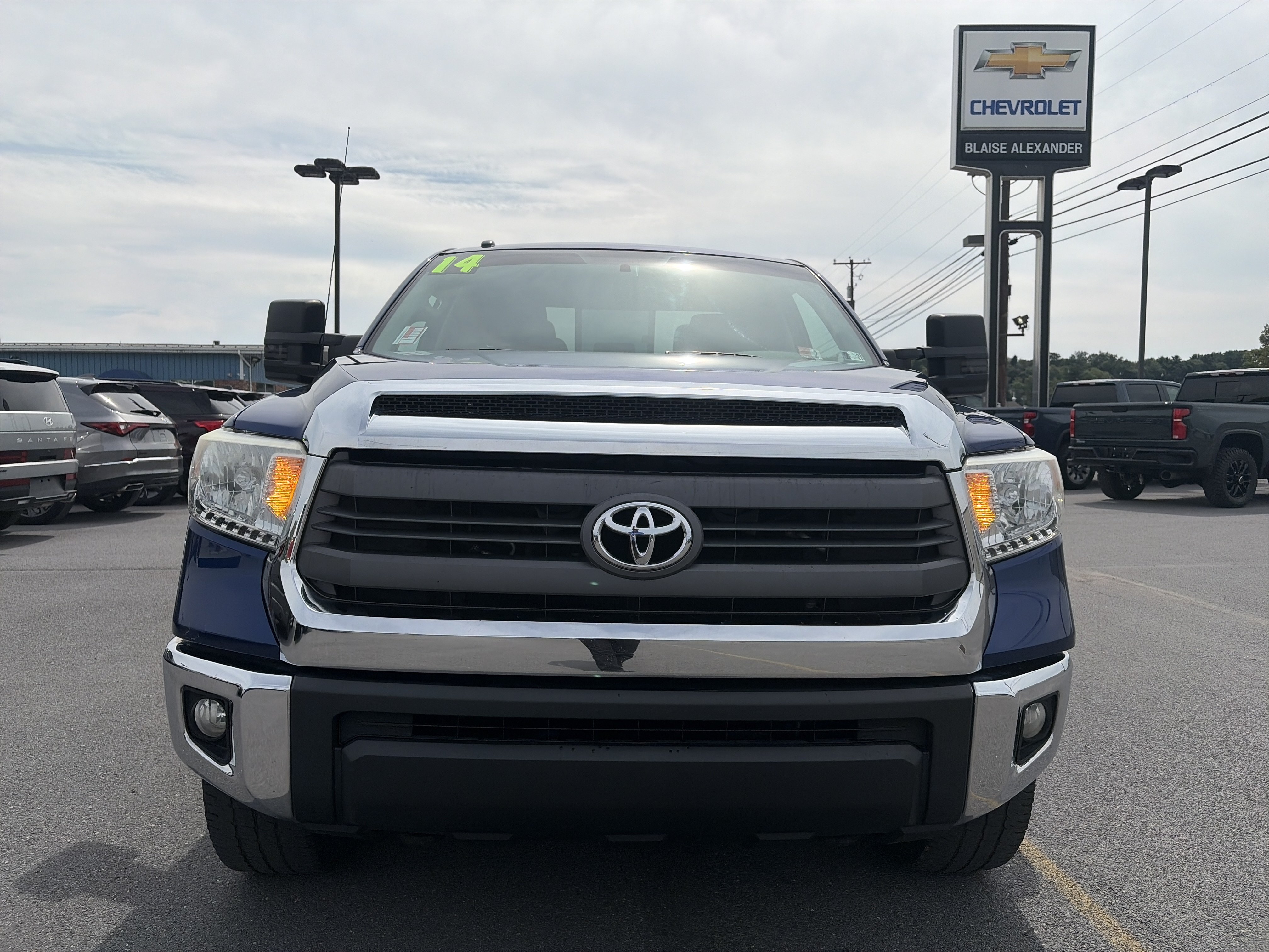 Used 2014 Toyota Tundra SR5 w/ SR5 Upgrade Package AWD/4WD image 10