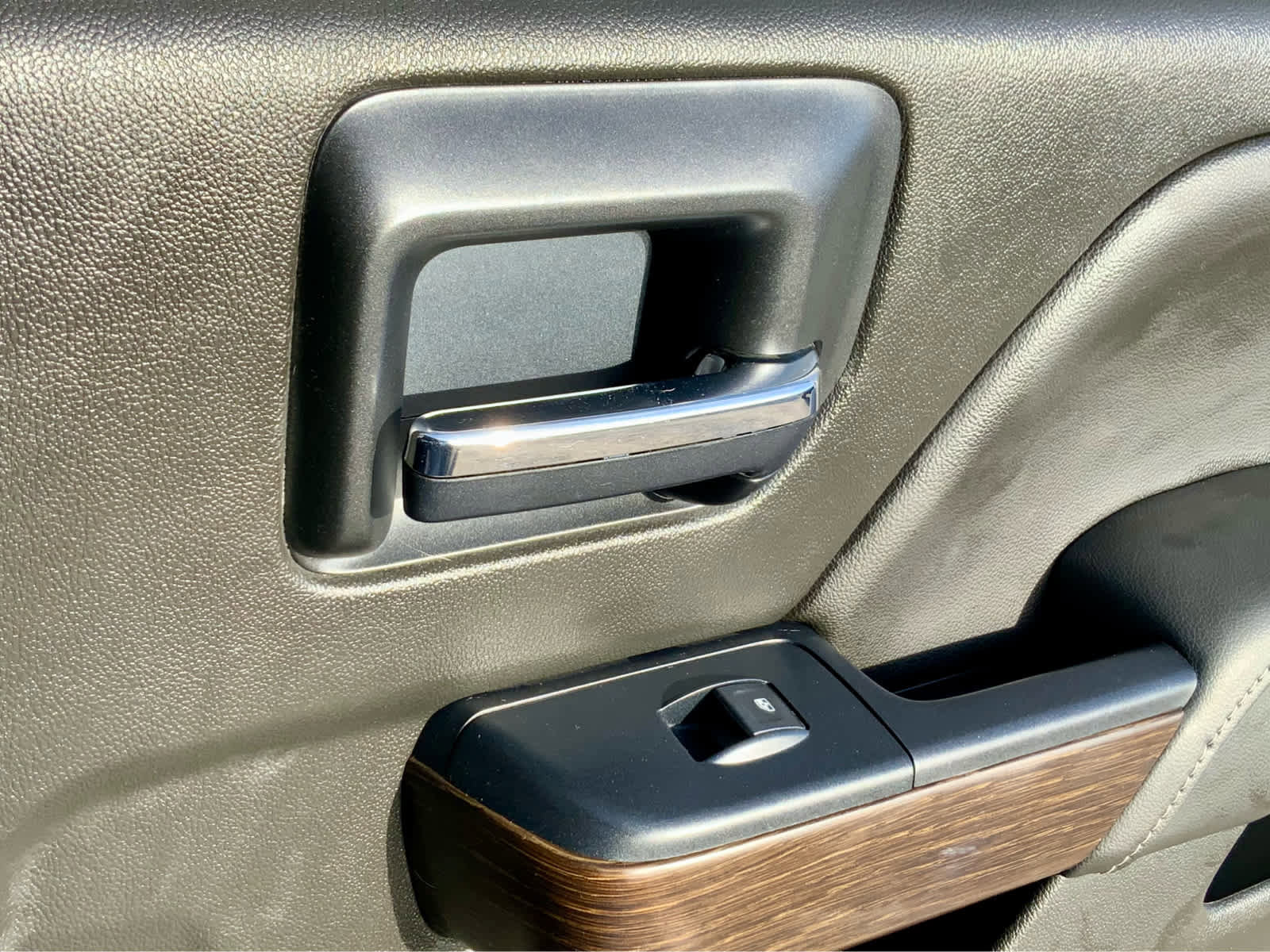 Used 2018 GMC Sierra 1500 Denali image 55