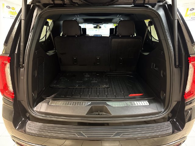 Used 2021 GMC Yukon XL AT4 w/ AT4 Premium Plus Package AWD/4WD image 25