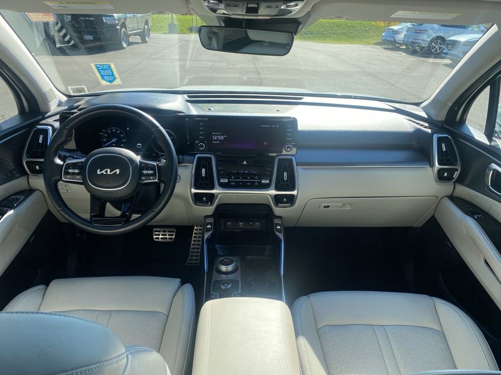 Certified 2024 Kia Sorento SX Prestige image 9