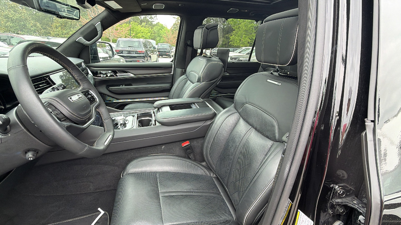 Certified 2025 Jeep Grand Wagoneer Series II Obsidian w/ Quick Order Packagew 28T AWD/4WD image 17
