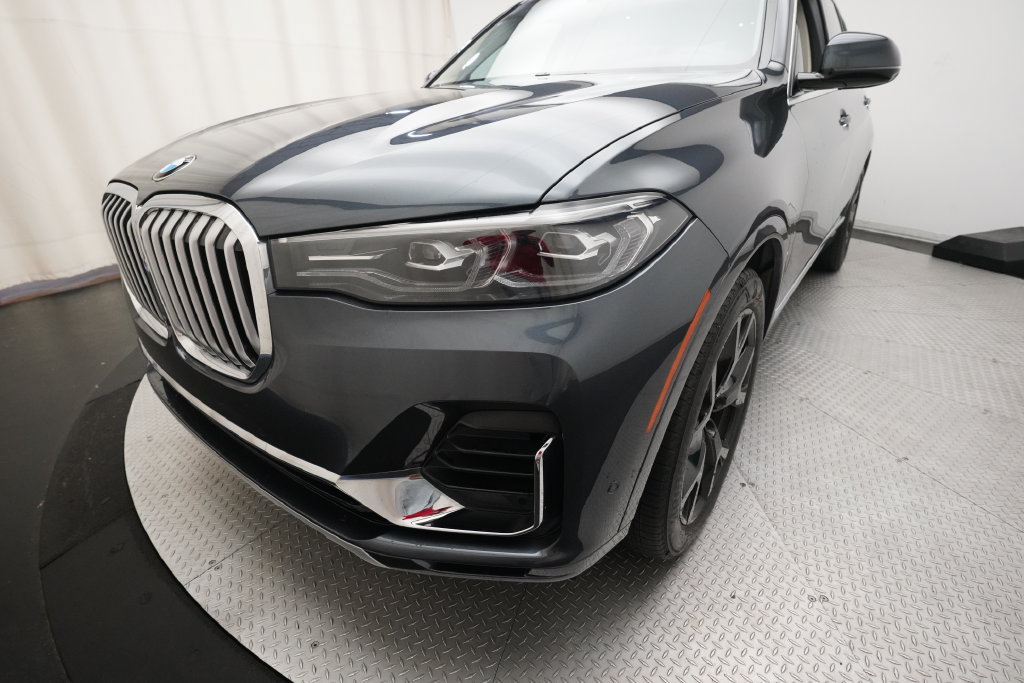 Used 2022 BMW X7 xDrive40i w/ Premium Package AWD/4WD image 23