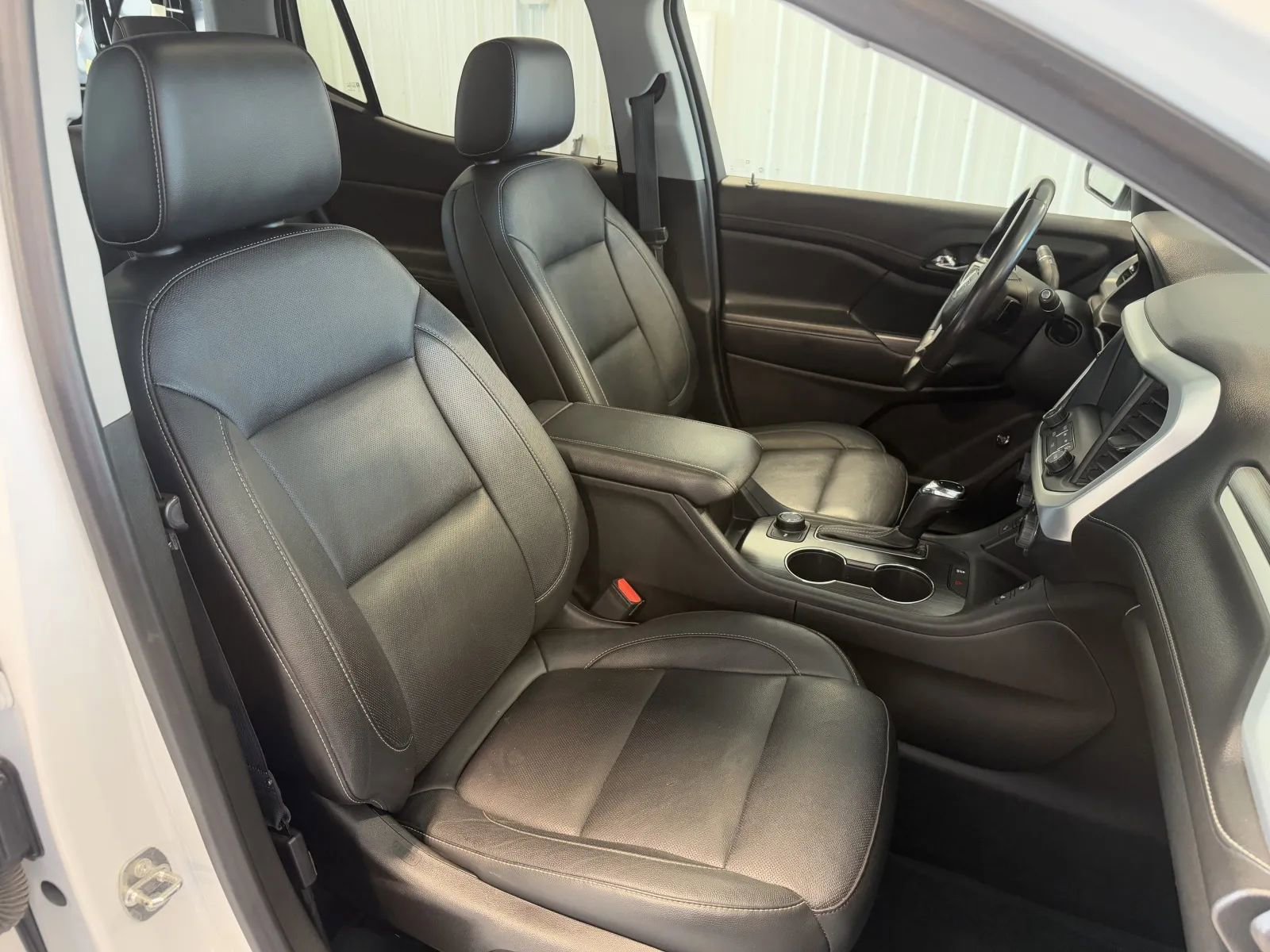 Used 2019 GMC Acadia SLT w/ Black Edition AWD/4WD image 30