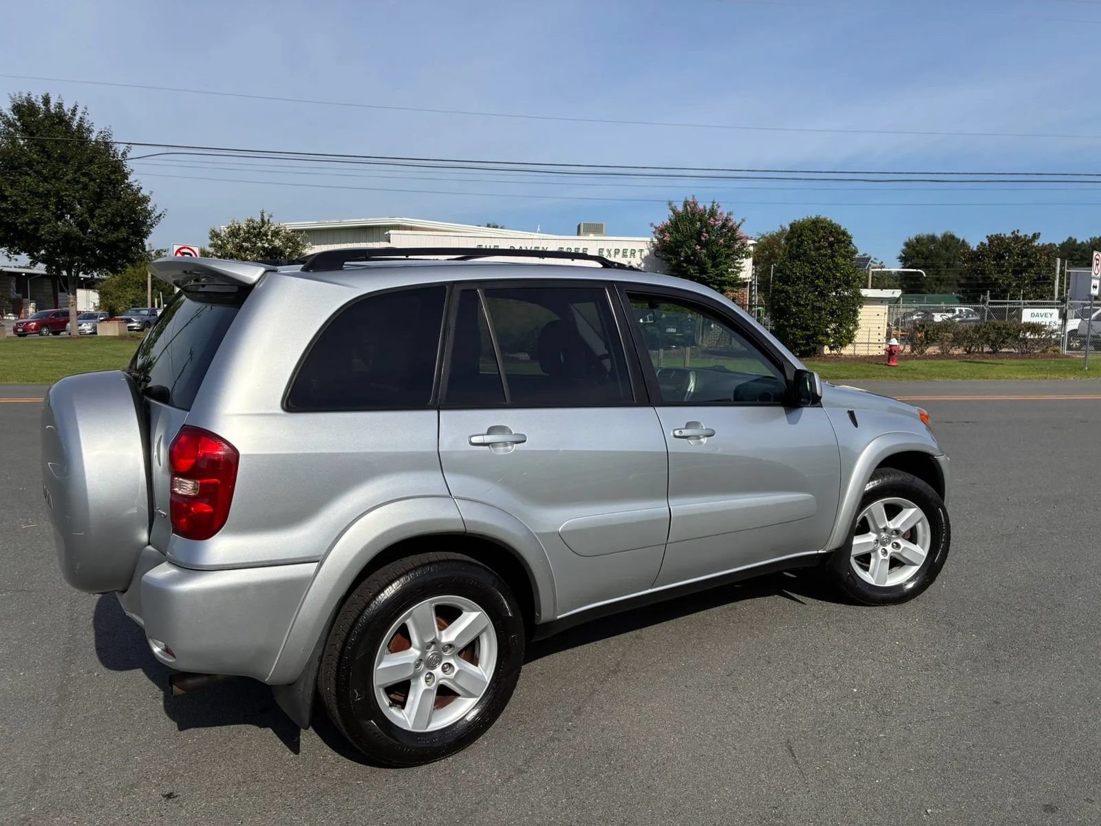 Used 2005 Toyota RAV4 4WD image 8