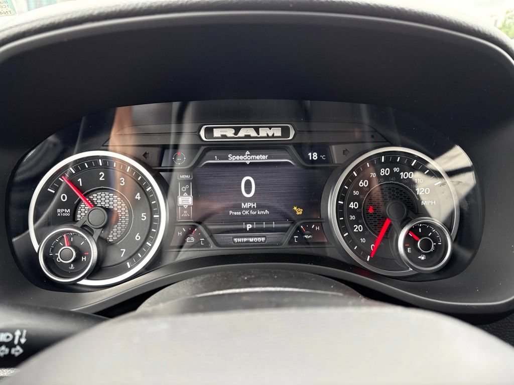 New 2026 RAM 1500 Express AWD/4WD image 16
