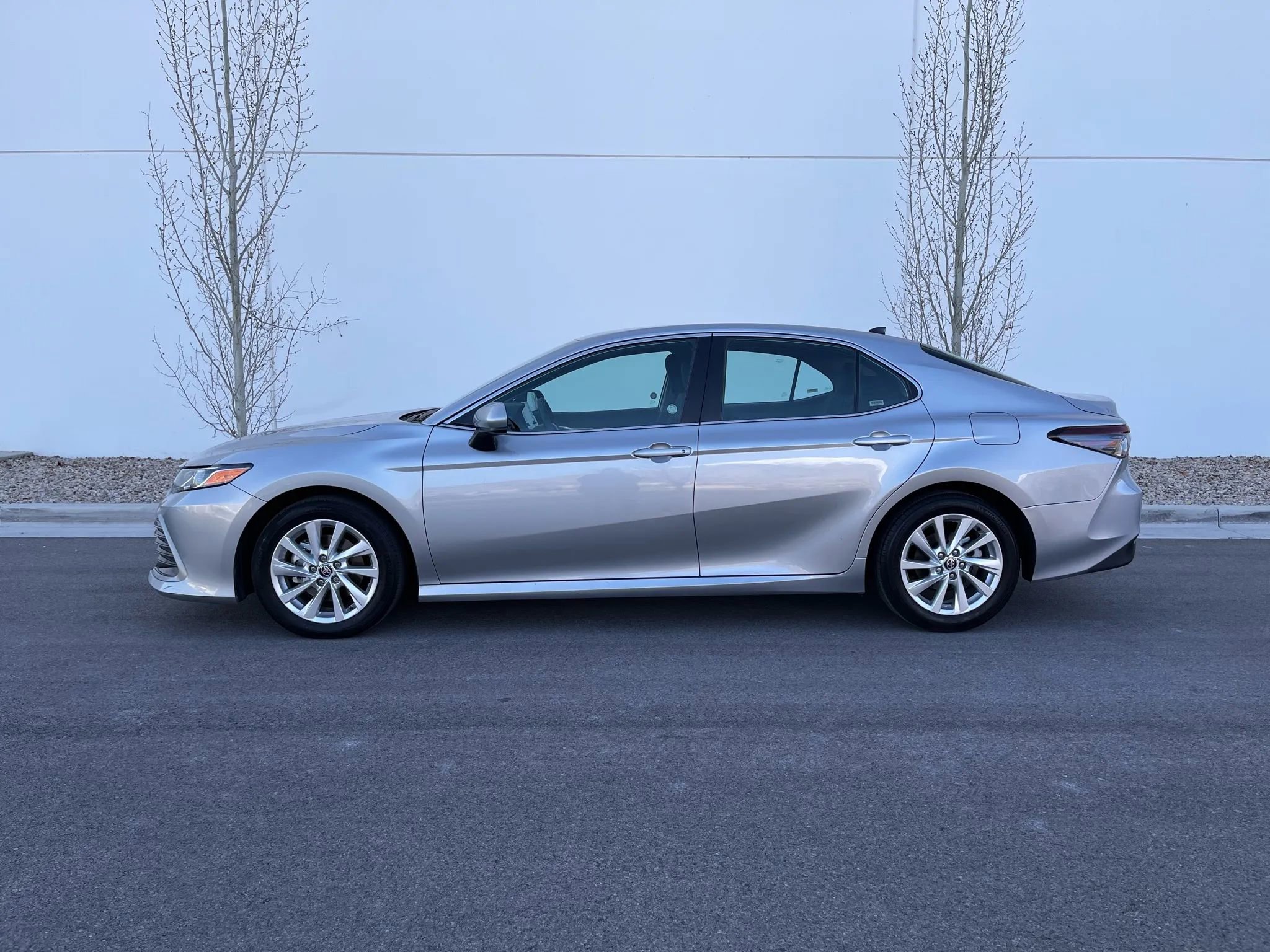 Used 2024 Toyota Camry LE image 5