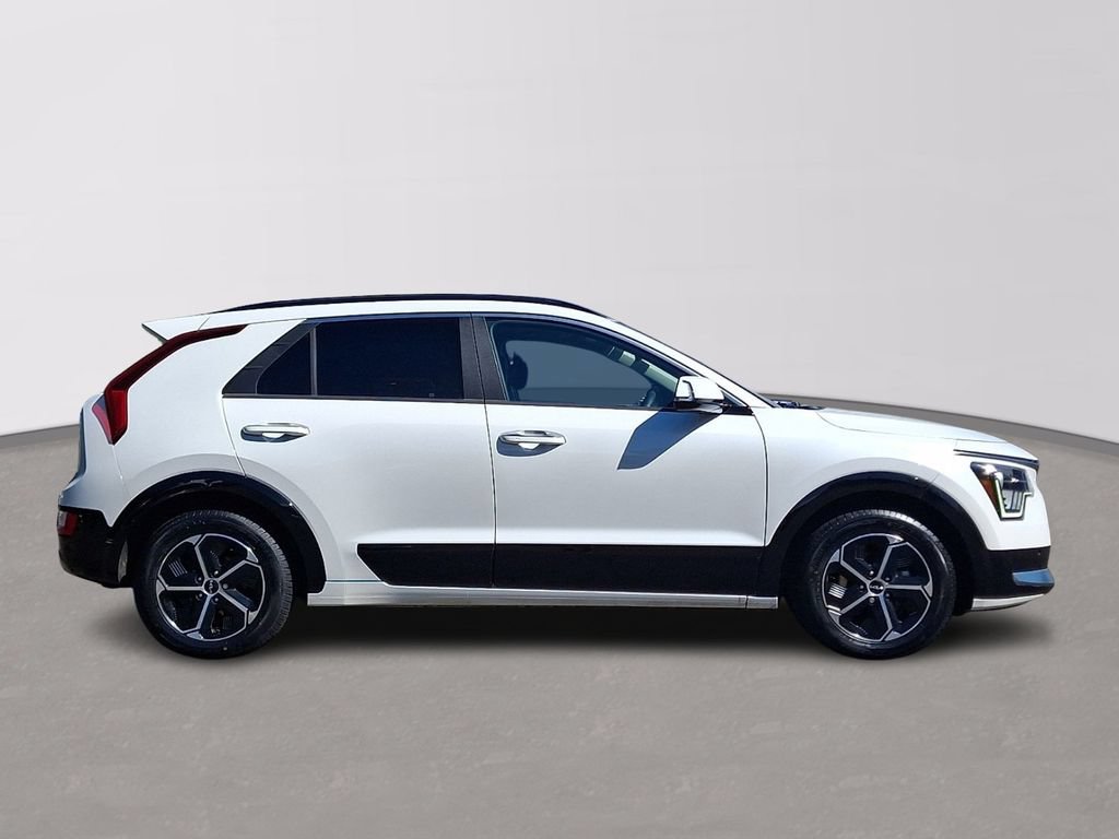 Used 2024 Kia Niro FWD image 7