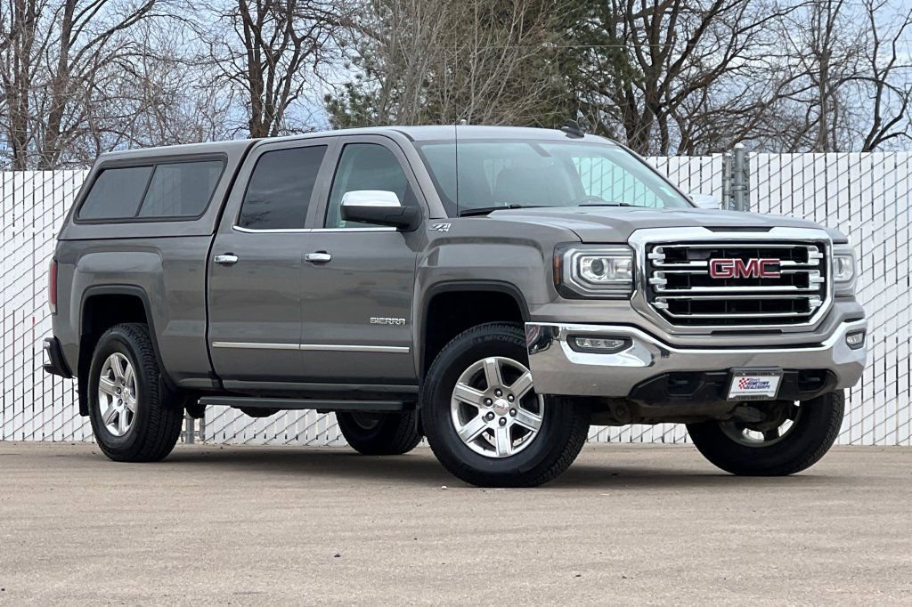 Used 2017 GMC Sierra 1500 SLT w/ Suspension Package, Off-Road image 2