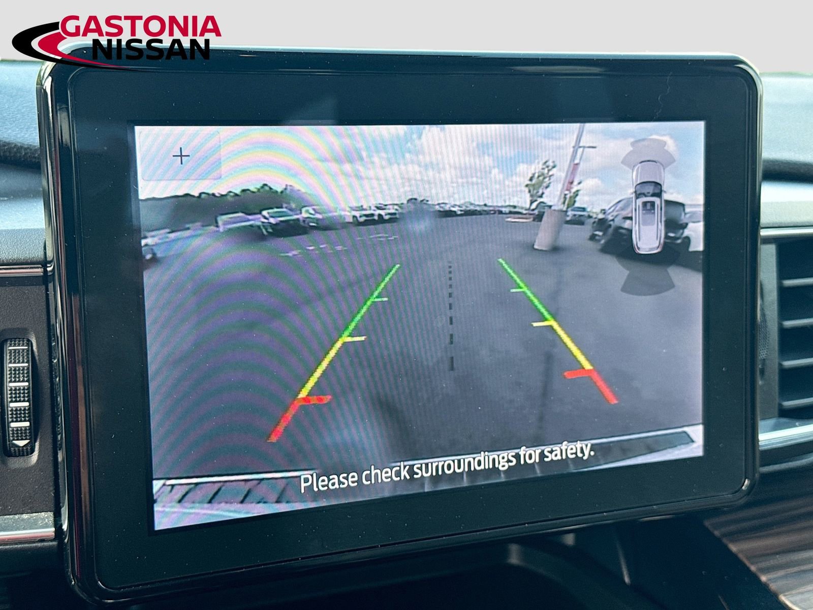 Used 2023 Ford Explorer Limited image 18