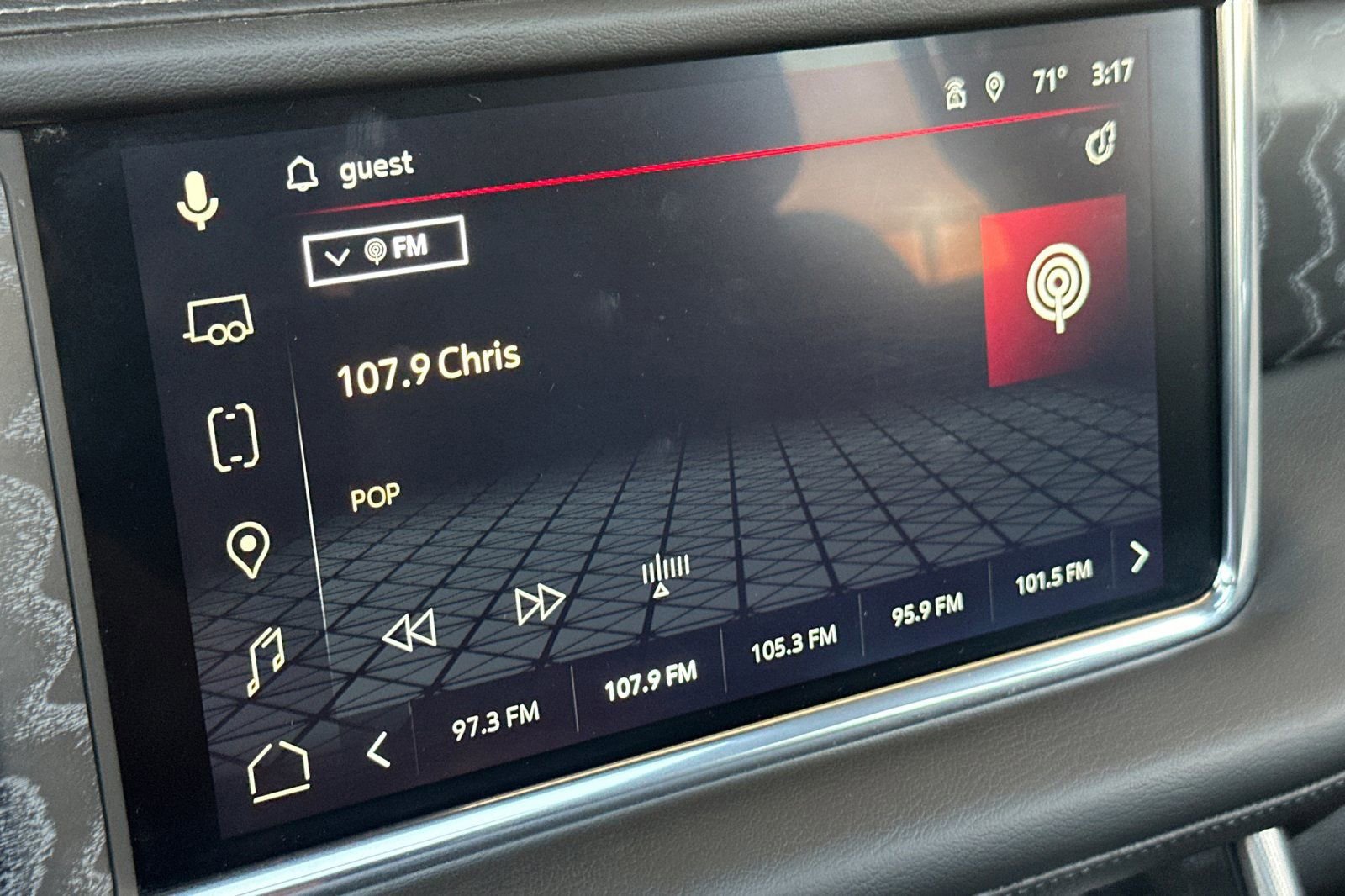 Certified 2023 GMC Yukon XL Denali image 21