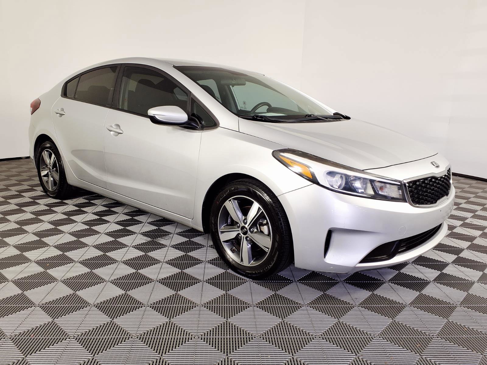 Used 2018 Kia Forte LX w/ LX Popular Package image 3