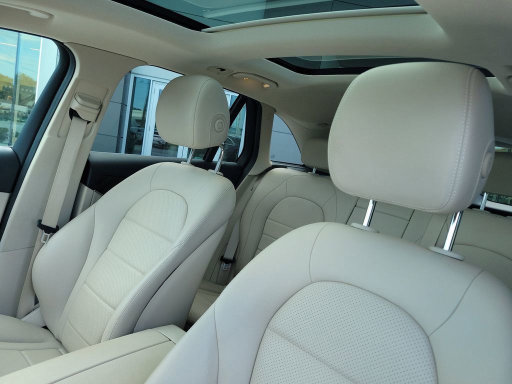 Used 2022 Mercedes-Benz GLC 300 image 26