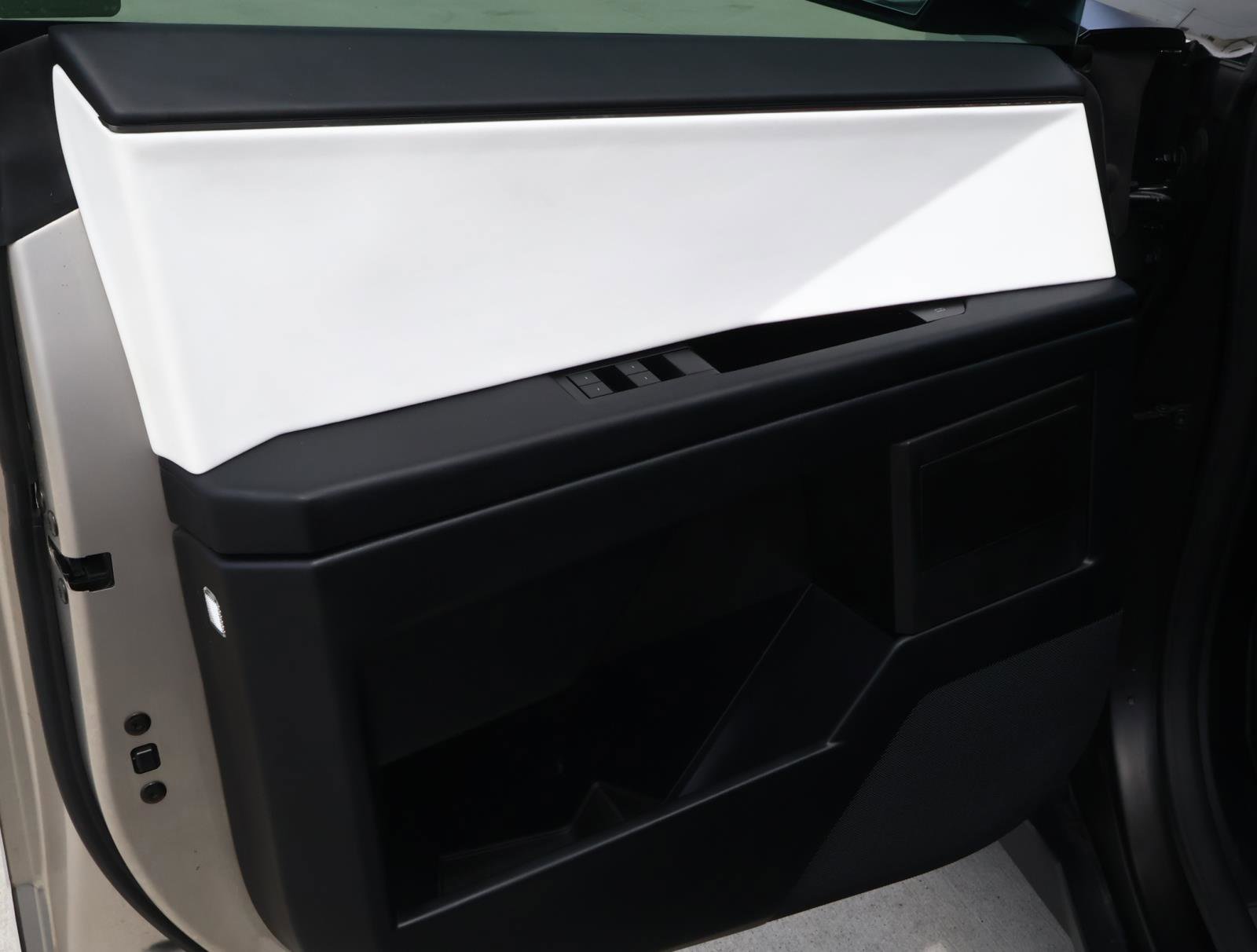 Used 2024 Tesla Cybertruck Cyberbeast AWD/4WD image 18