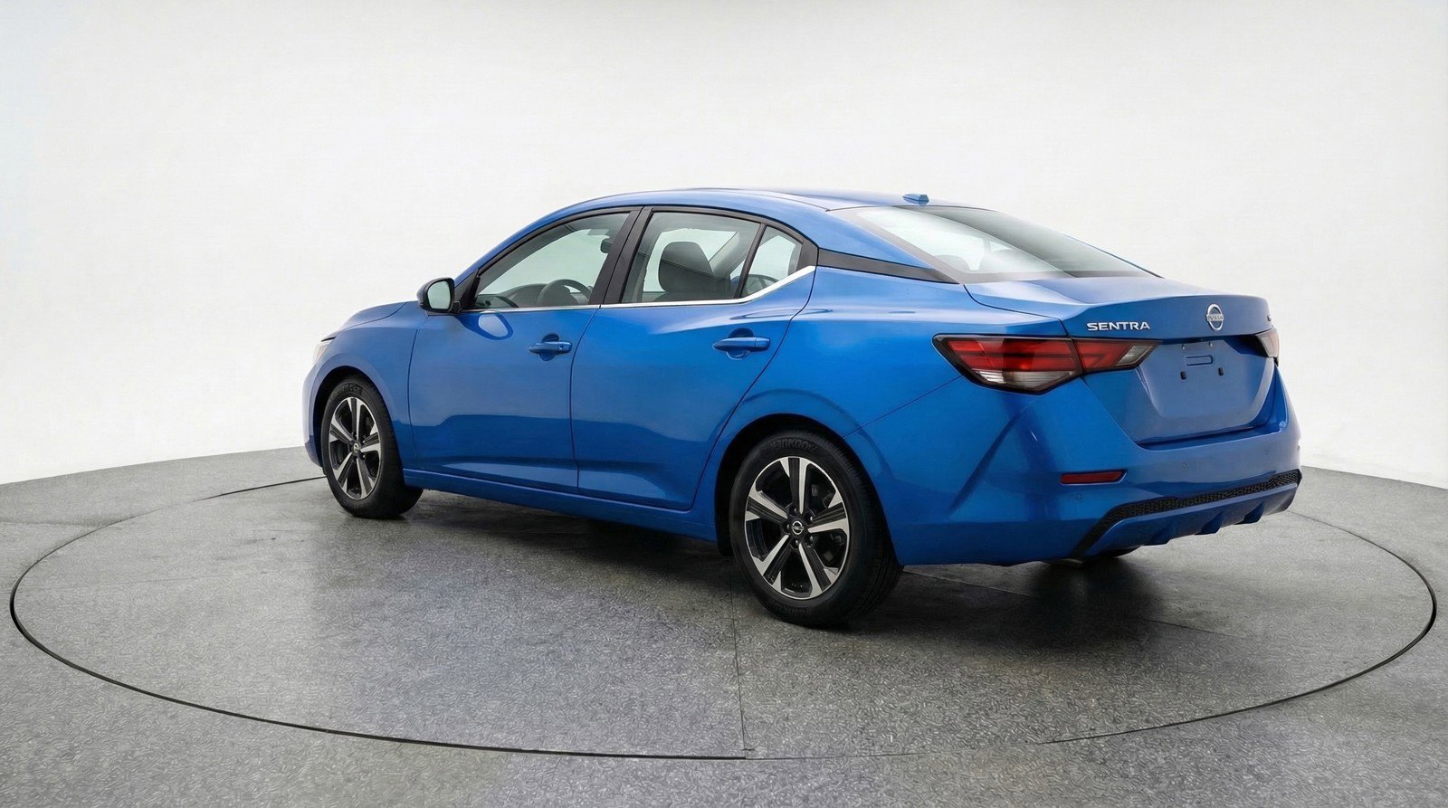 Used 2025 Nissan Sentra SV image 6