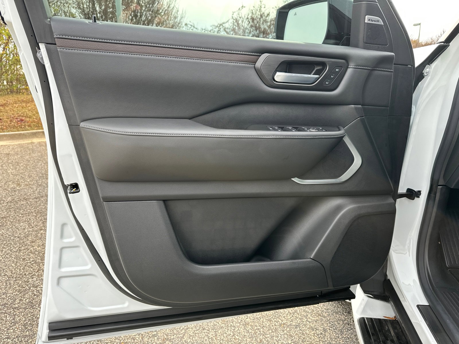 New 2026 Nissan Armada Platinum Reserve image 10