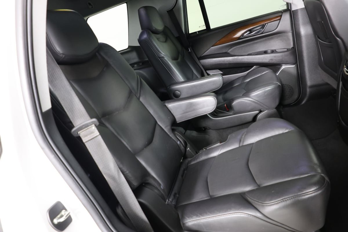 Used 2020 Cadillac Escalade Luxury AWD/4WD image 44