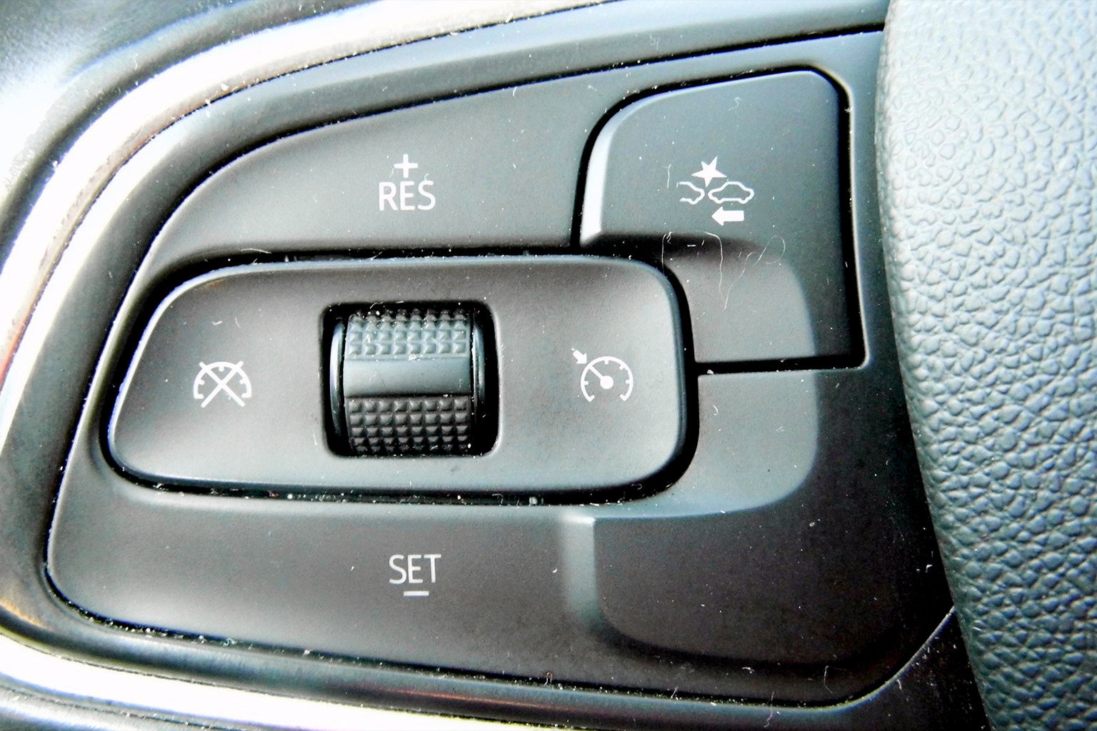 Used 2020 Buick Encore GX Select image 13