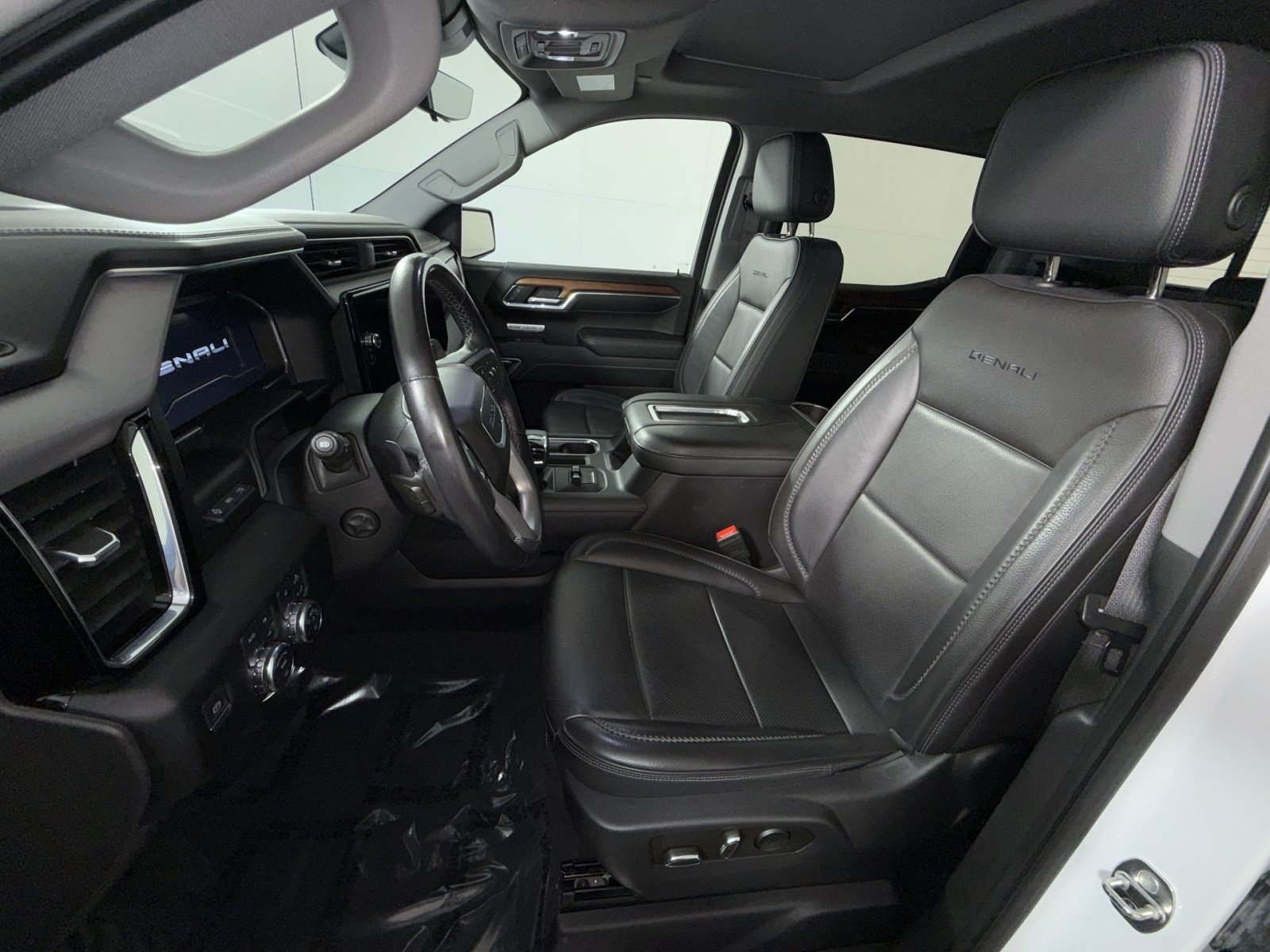 Used 2022 GMC Sierra 1500 Denali w/ Denali Reserve Package AWD/4WD image 13