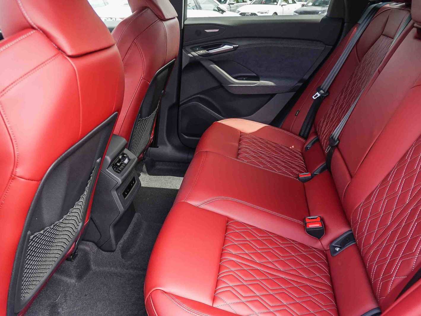 New 2027 Audi SQ6 e-tron Prestige AWD/4WD image 20