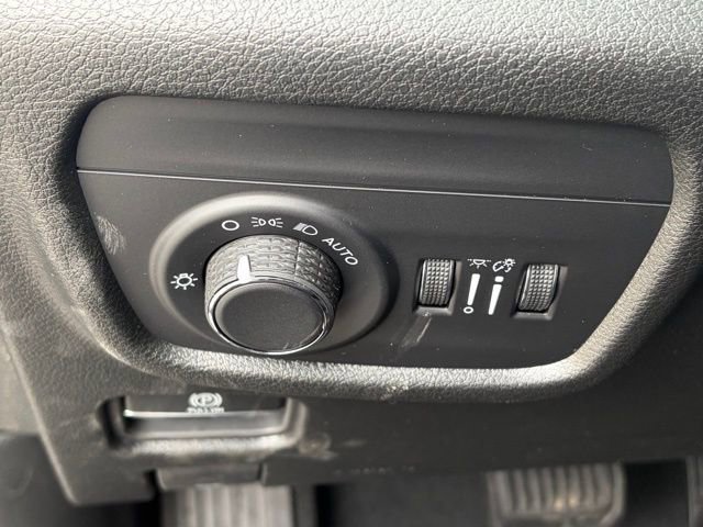 New 2026 Jeep Grand Cherokee Altitude image 25