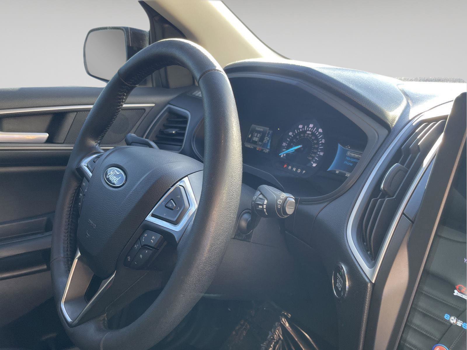 Used 2022 Ford Edge SEL image 20