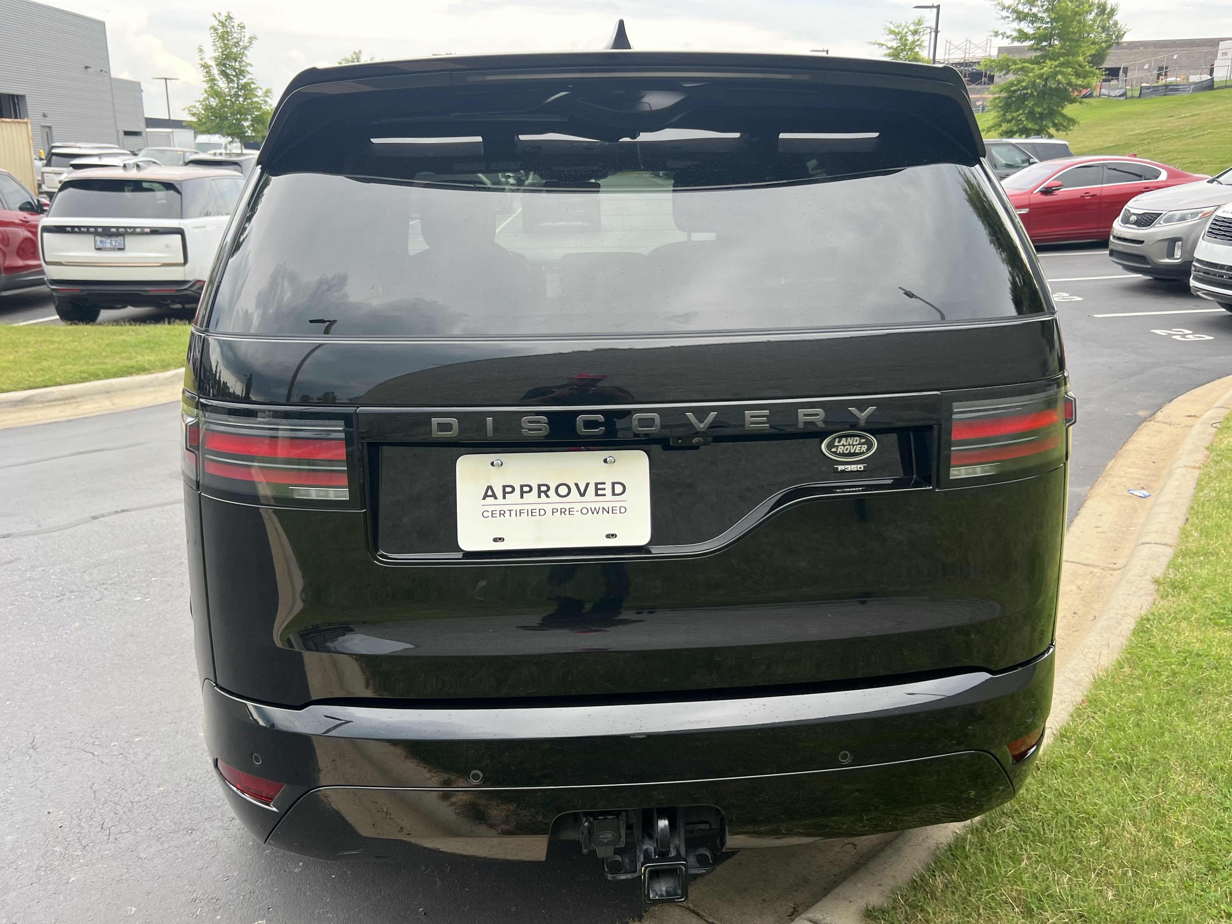 Certified 2023 Land Rover Discovery HSE R-Dynamic AWD/4WD image 6