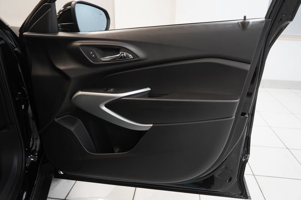 New 2026 Chevrolet Trax RS w/ Driver Confidence Package FWD image 30