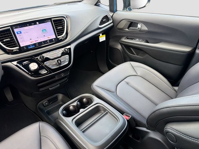 New 2027 Chrysler Pacifica Select FWD image 23