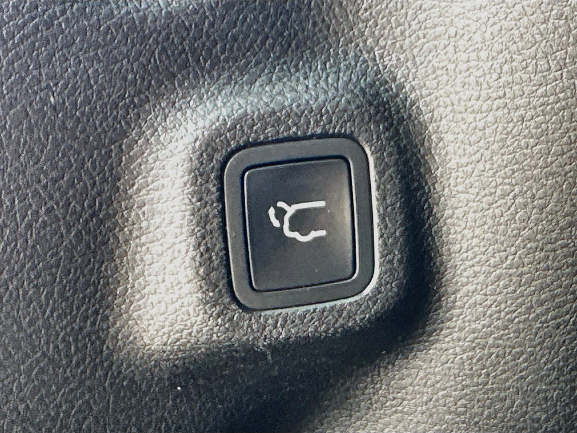 Used 2017 Jeep Compass Limited w/ Navigation Group AWD/4WD image 28