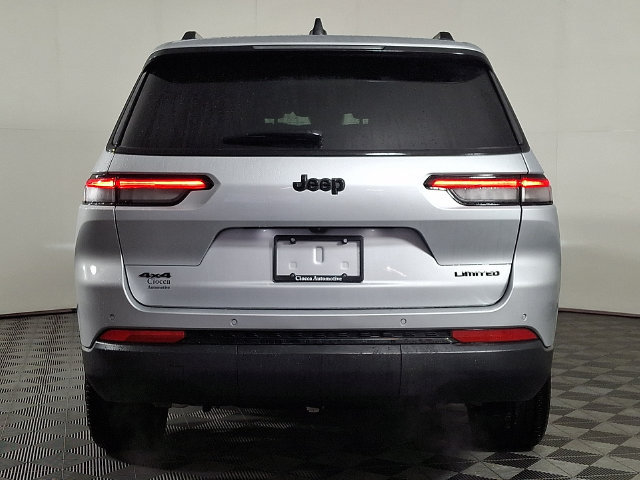 Used 2025 Jeep Grand Cherokee L Limited w/ Black Appearance Package AWD/4WD image 8