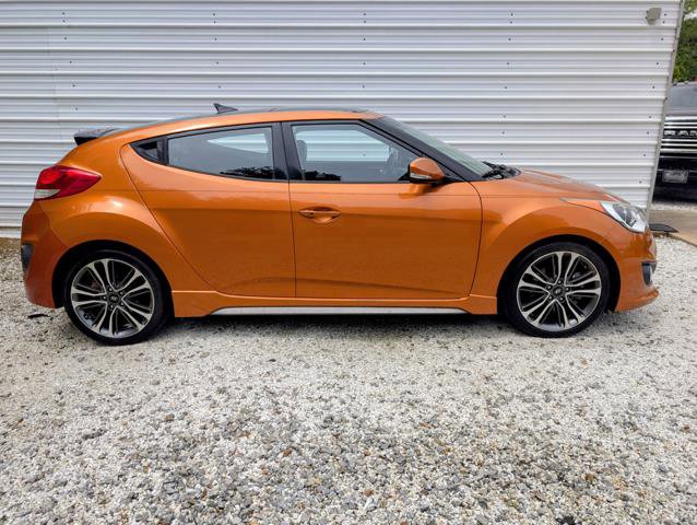 Used 2016 Hyundai Veloster Turbo w/ Option Group 04 FWD image 2