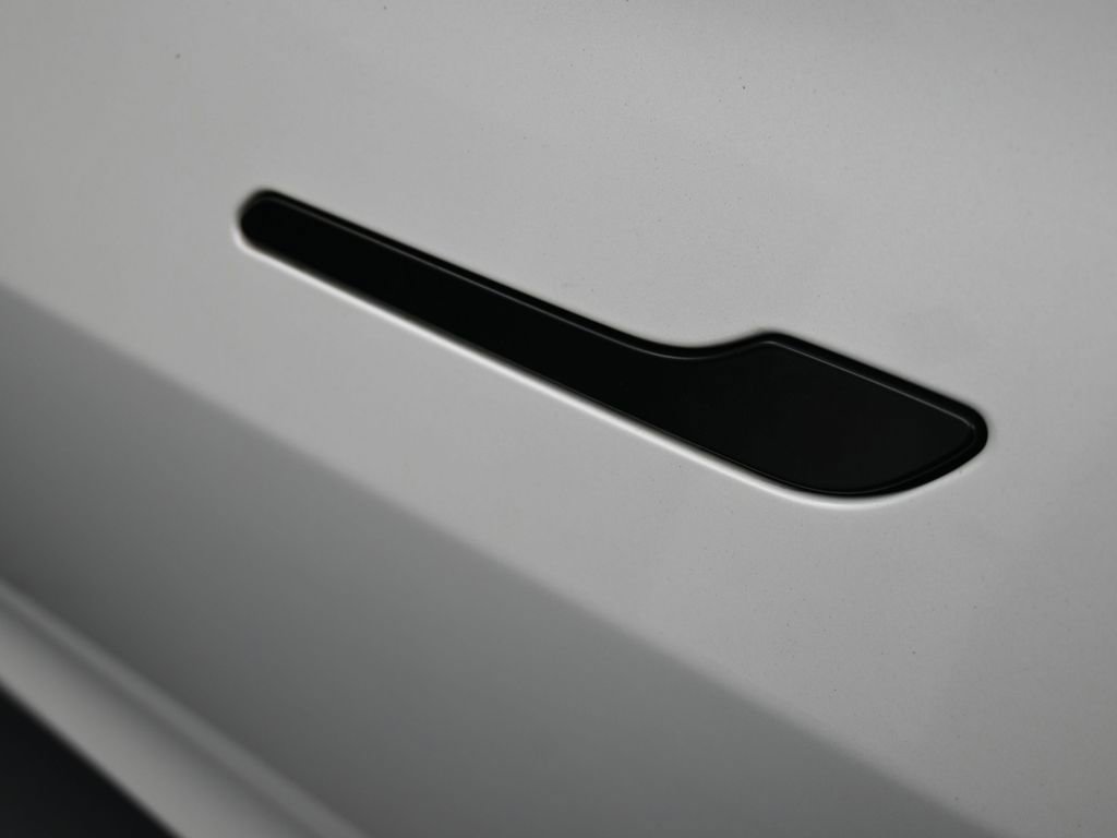 Used 2023 Tesla Model 3 Standard Range image 28