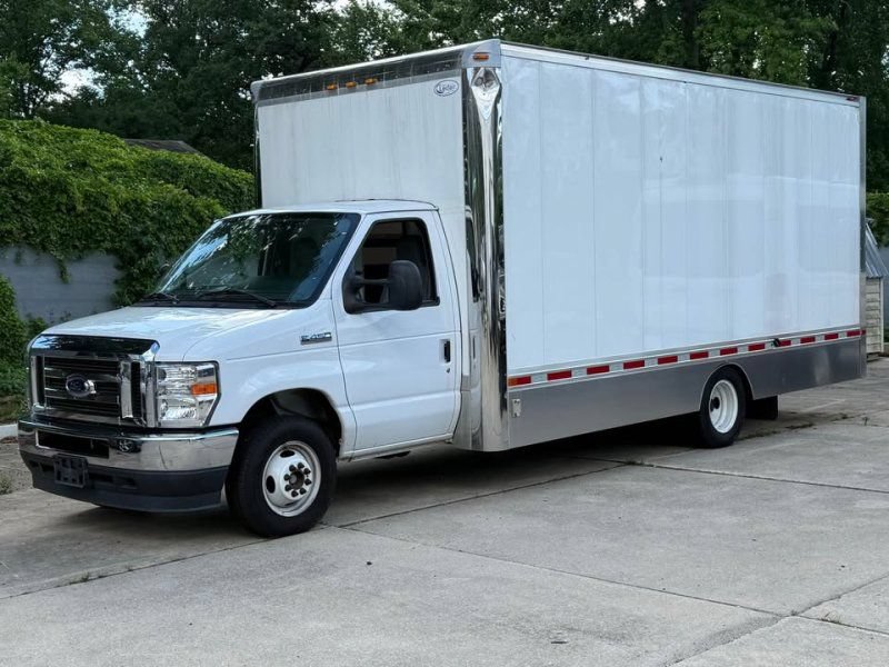 Used 2023 Ford E-450 and Econoline 450 Super Duty w/ Power Windows & Locks Group RWD image 1
