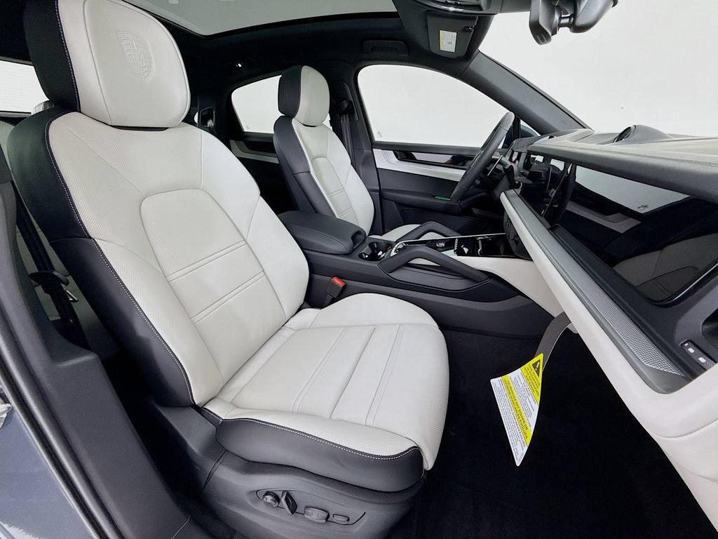 New 2026 Porsche Cayenne Coupe AWD/4WD image 30