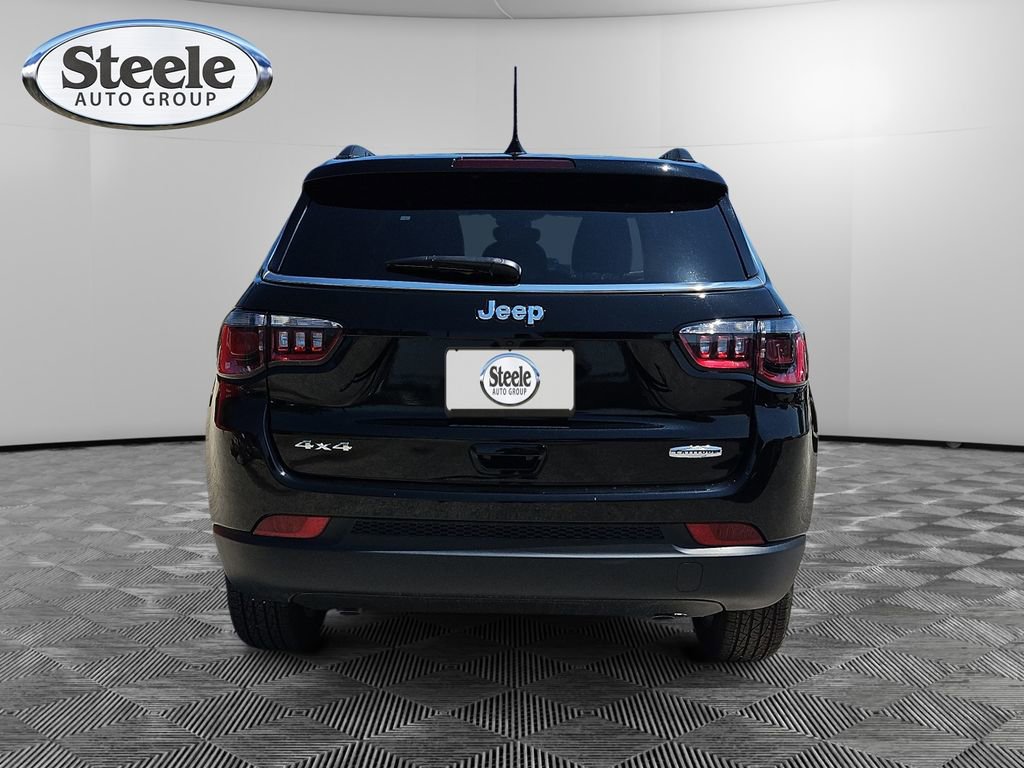 New 2025 Jeep Compass Latitude image 4