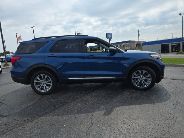 Used 2020 Ford Explorer XLT w/ Equipment Group 202A AWD/4WD image 7