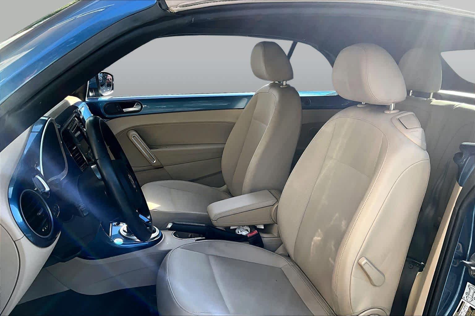 Used 2019 Volkswagen Beetle 2.0T SE FWD image 7