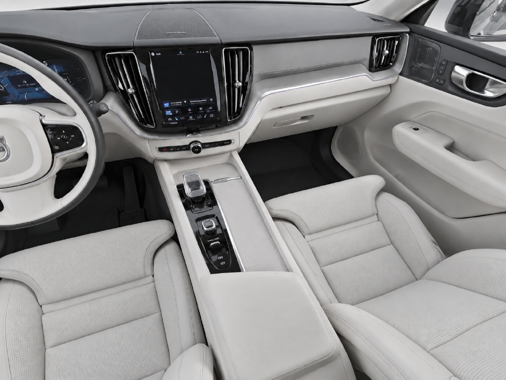Used 2025 Volvo XC60 T8 Ultra w/ Protection Package AWD/4WD image 14