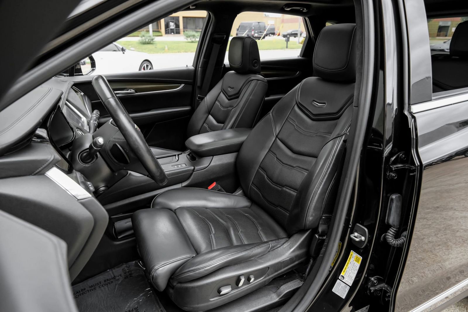 Used 2017 Cadillac XT5 Platinum image 42