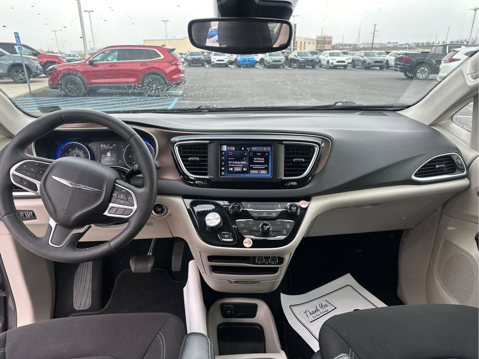 Used 2023 Chrysler Voyager LX image 17