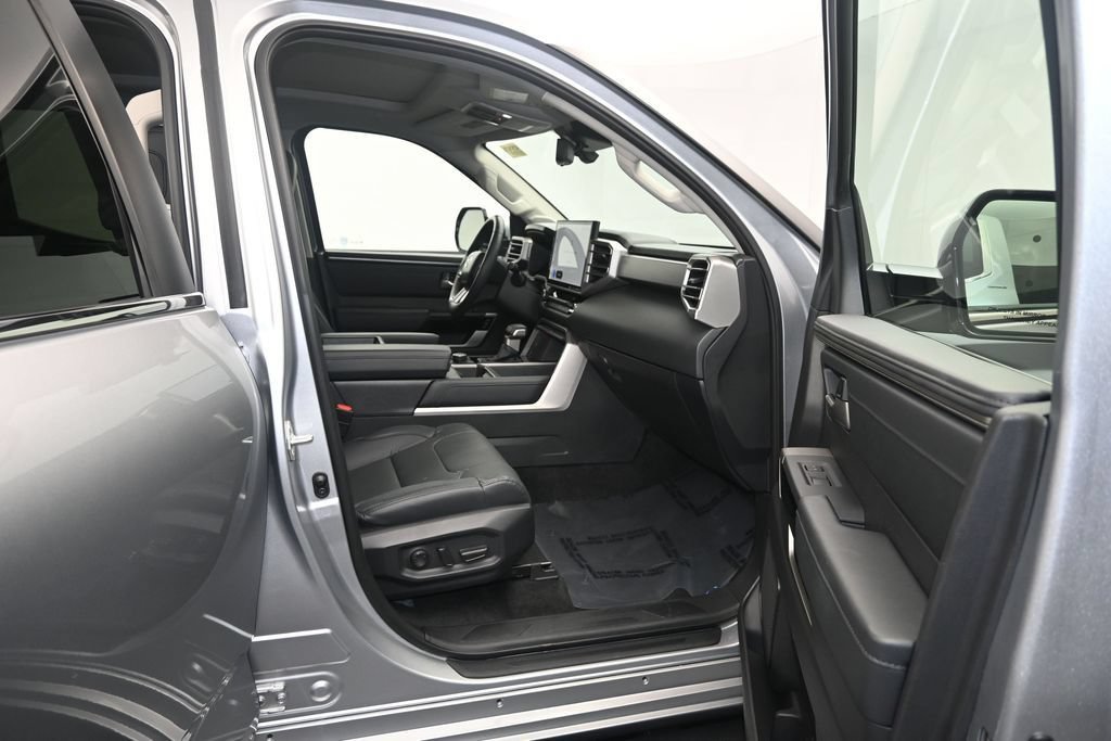 Used 2024 Toyota Tundra Limited AWD/4WD image 11