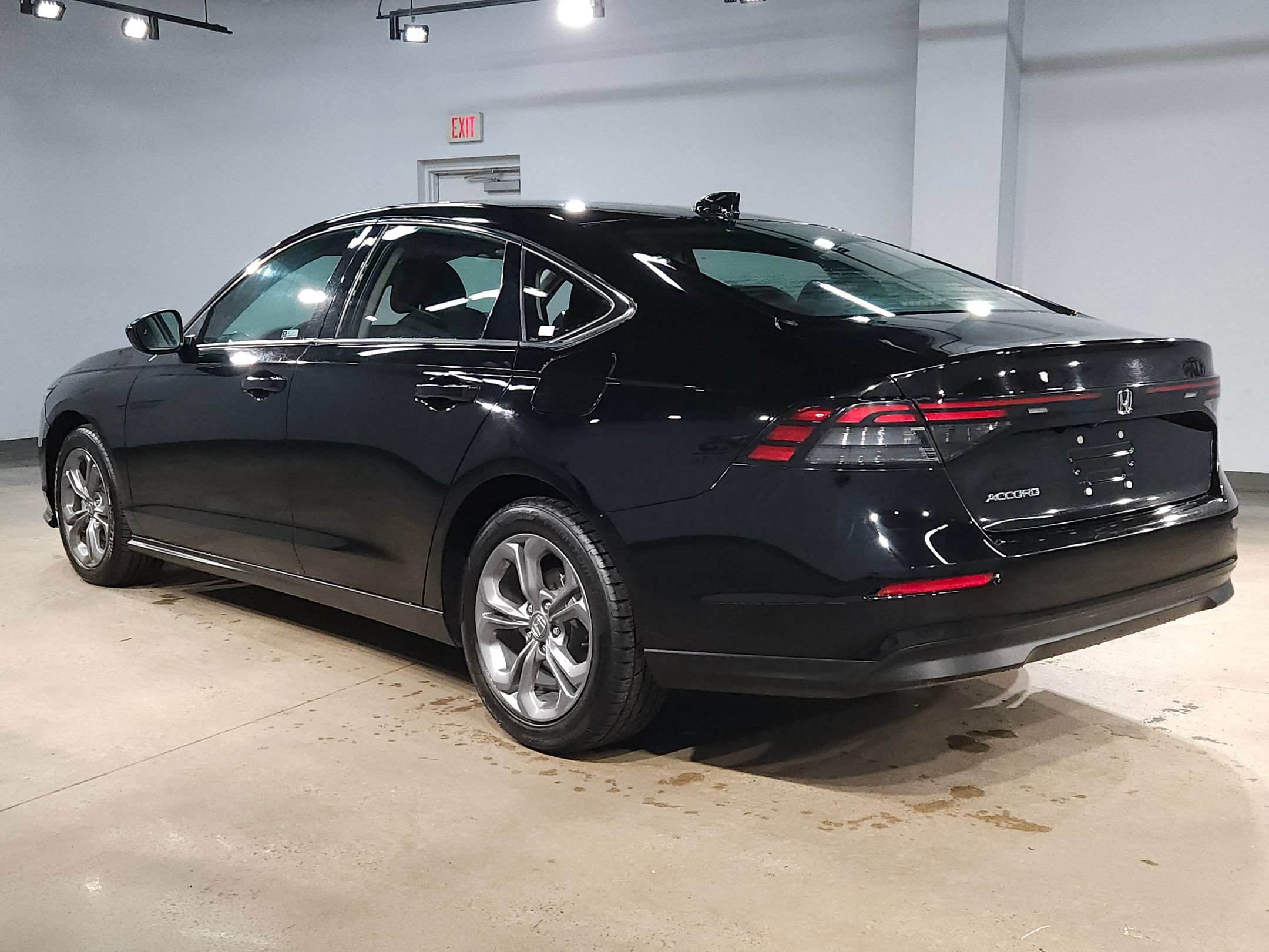 Used 2024 Honda Accord EX image 5