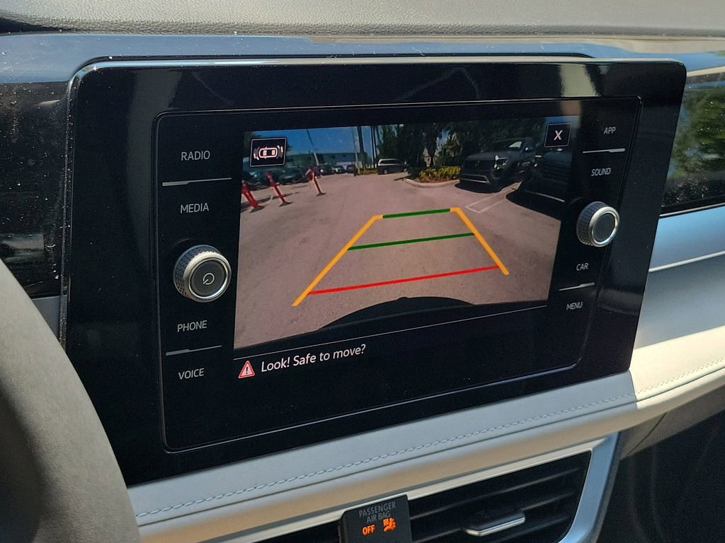 New 2026 Volkswagen Taos SE FWD image 11